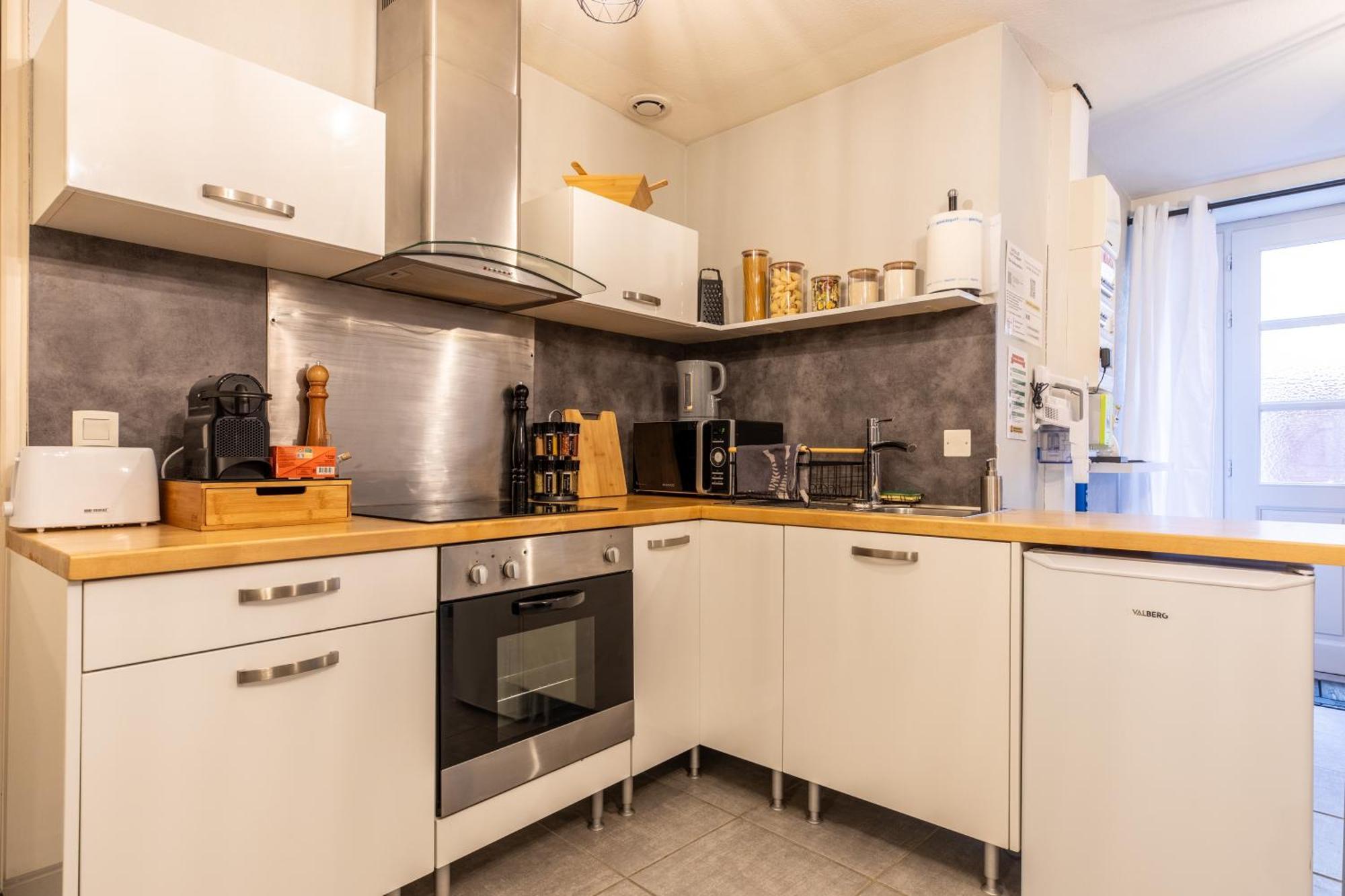 Nid Douillet - Elegant Studio En Plein Centre De Riom Εξωτερικό φωτογραφία